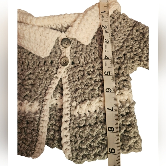 Hand Crafted Baby Sweater Hand Knit Crochet White Gray Botties Pom pom Hat 3-set - Picture 10 of 17
